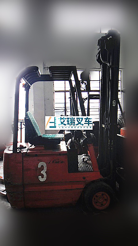 林德E15C-322電動平衡重叉車